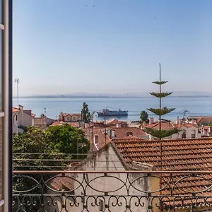 Apartment Amazing River View In Historical, Lissabon