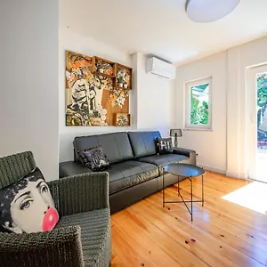 Apartment Serene Hideaway In Chiado, Lissabon