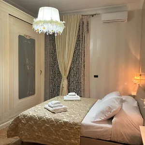 Mg Luxury , Napoli Italia